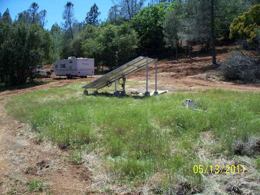 100_0367_Trailer_SolarPanels_WellPump