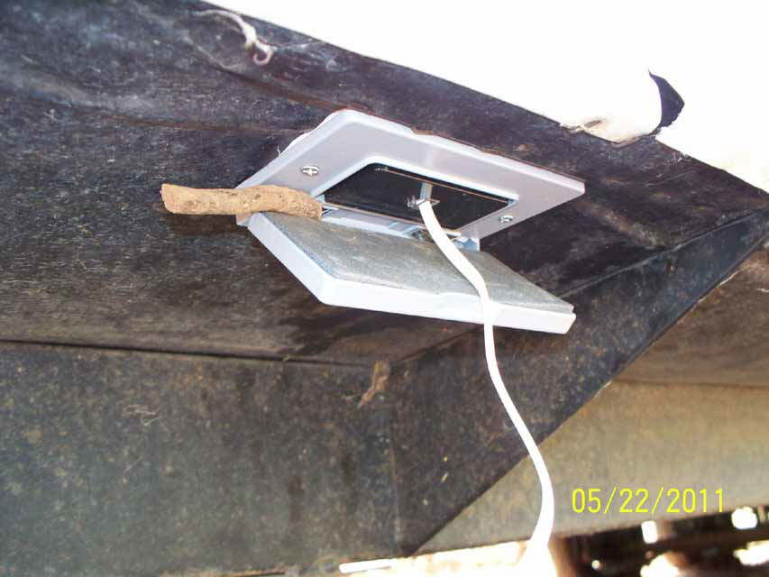 100_0382_ExternalTrailerPhoneJack