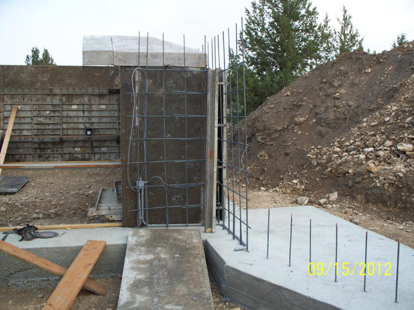 BM_ElecSouthWall_0670